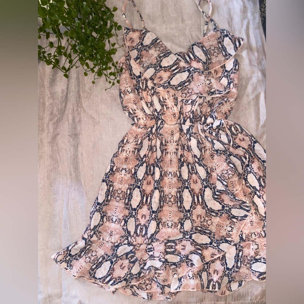 Snake print dress. - loose fitting 💕